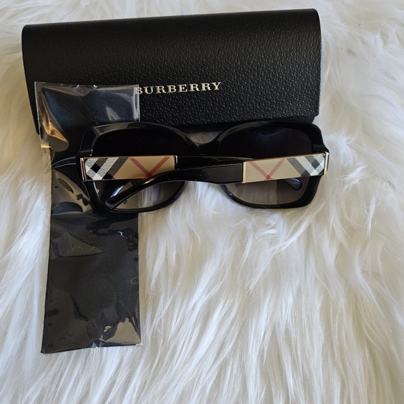 Burberry Black and Gold Sunglasses - Picture 3 of 5